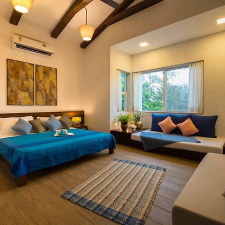 לונבלה El Lodge By Stayvista - Pool, Lawn, And A Charming Gazebo For Your Perfect Getaway מראה חיצוני תמונה